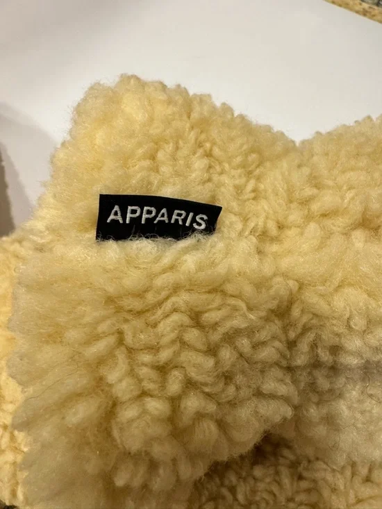 Apparis Sherpa Mittens with Matching Headband - Picture 2 of 2